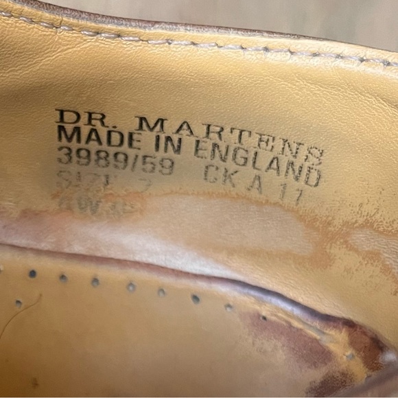 Vintage Dr. Martens 3989 Brogues Wingtip Shoes Brown Made In England M8 / W9 - Picture 11 of 14